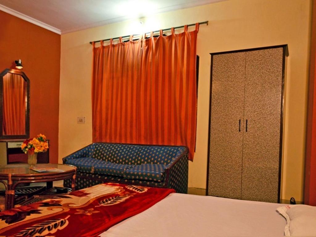 Hotel Sahara International Deluxe Nueva Delhi Exterior foto